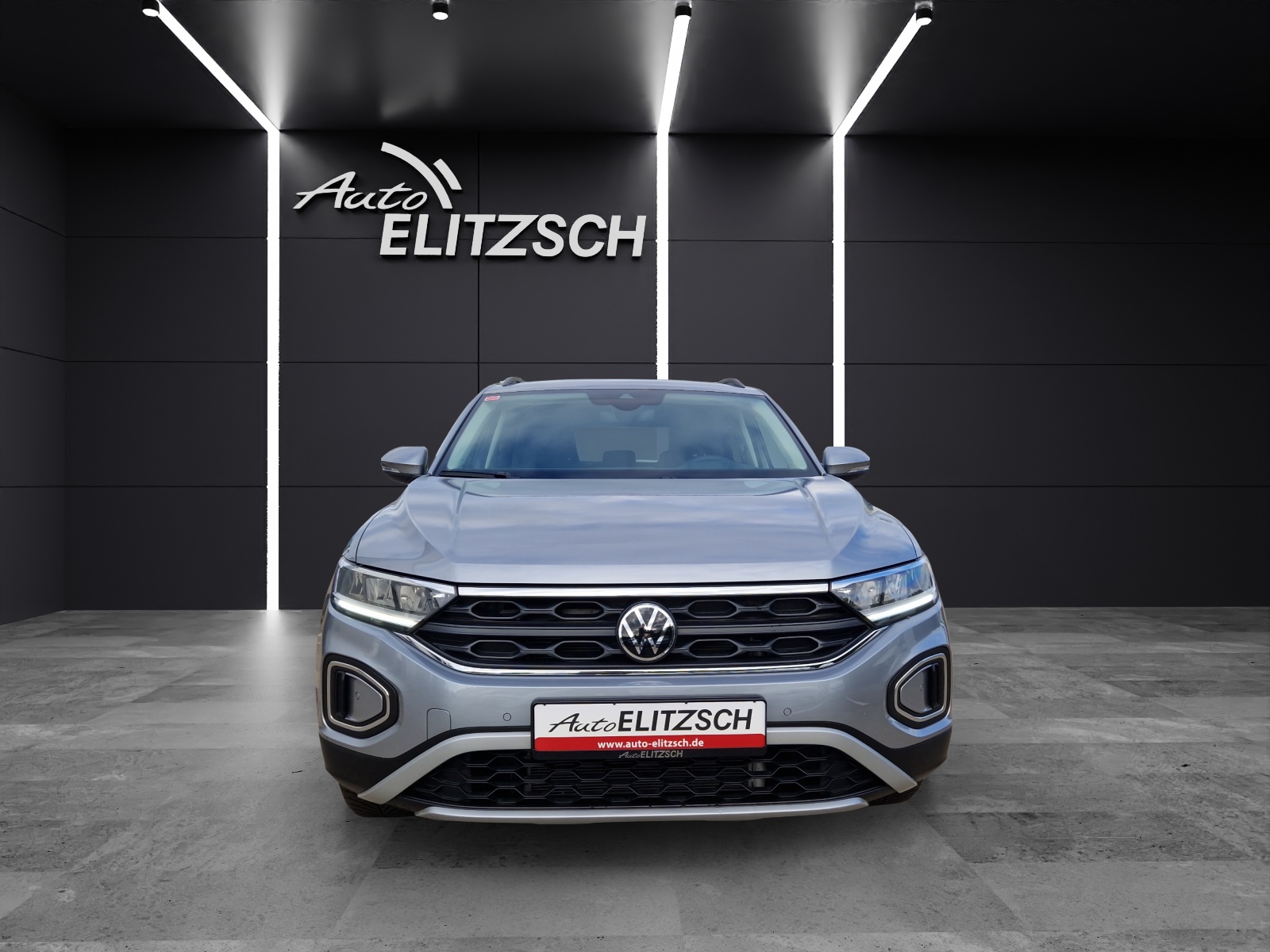 Fahrzeugabbildung Volkswagen T-Roc TSI Move STH LED Navi AID ACC Park-Assist SH