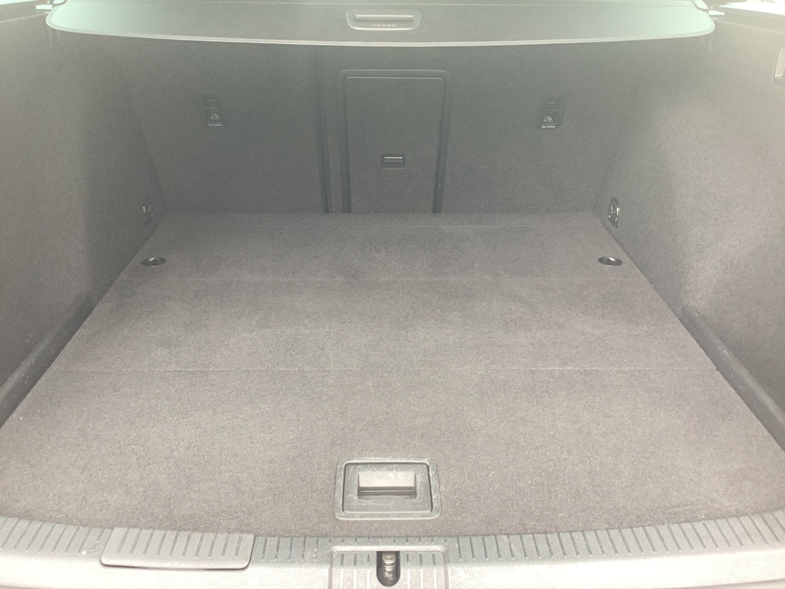 Fahrzeugabbildung Volkswagen Golf VII Variant IQ.DRIVE LED AHK Navi ACC Park-Assist SH LM