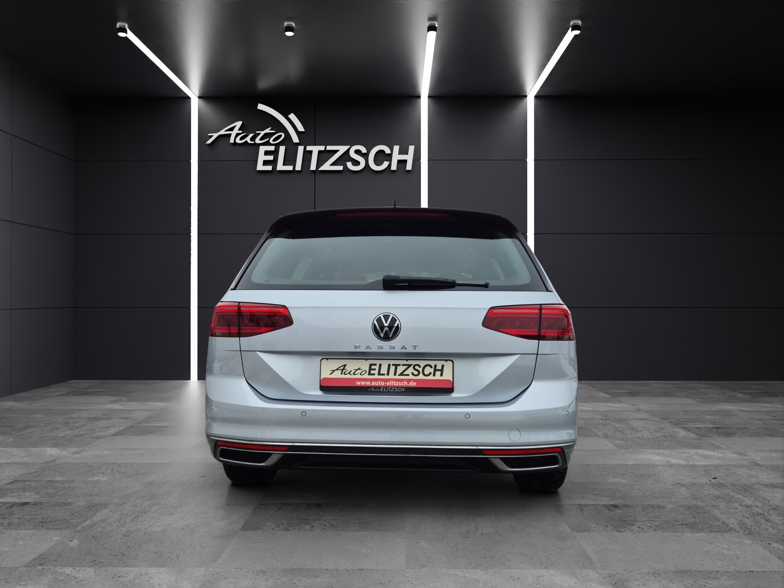 Fahrzeugabbildung Volkswagen Passat Variant TSI R-Line DSG Matrix Navi AID ACC RFK SH