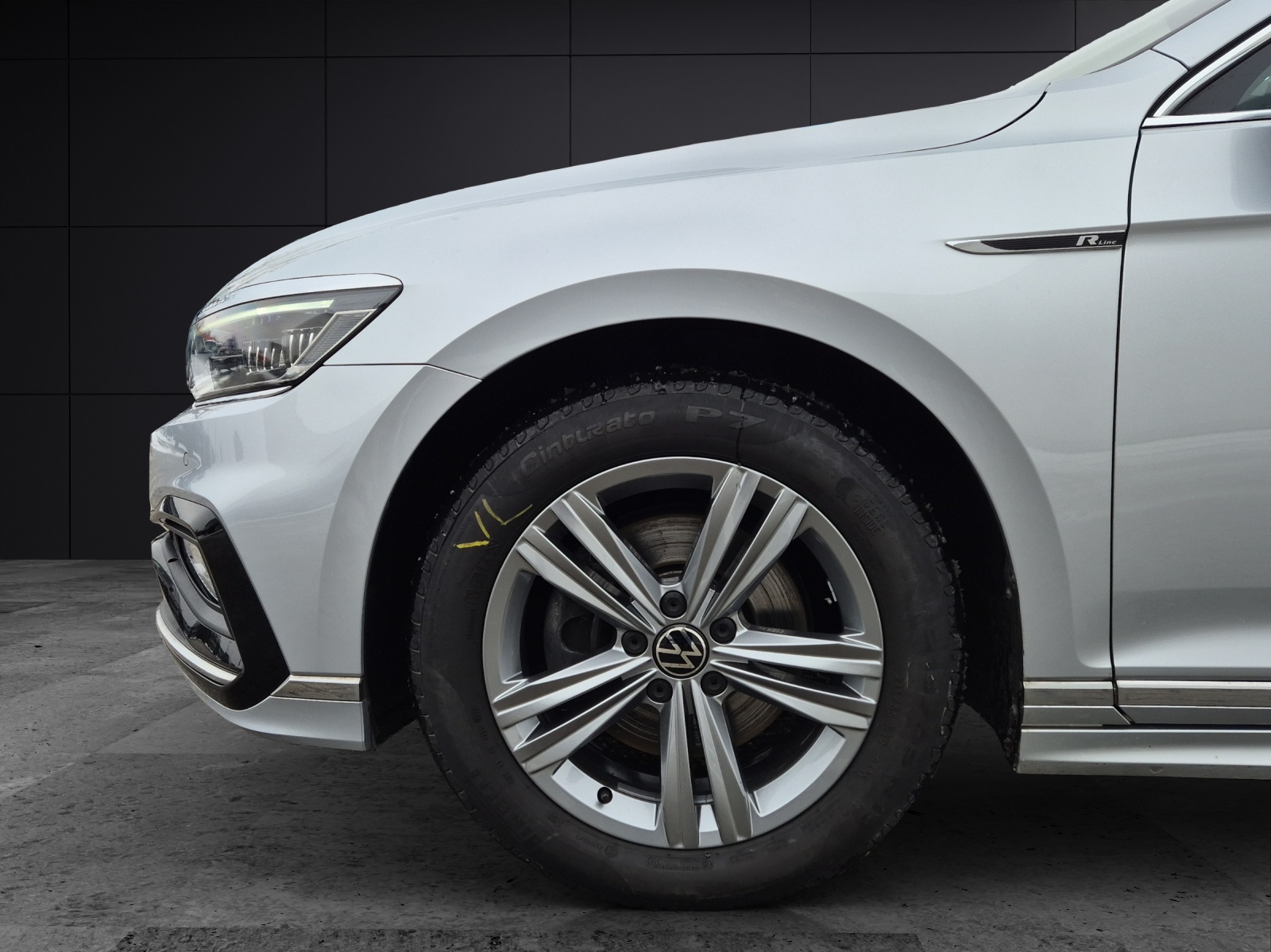 Fahrzeugabbildung Volkswagen Passat Variant TSI R-Line DSG Matrix Navi AID ACC RFK SH