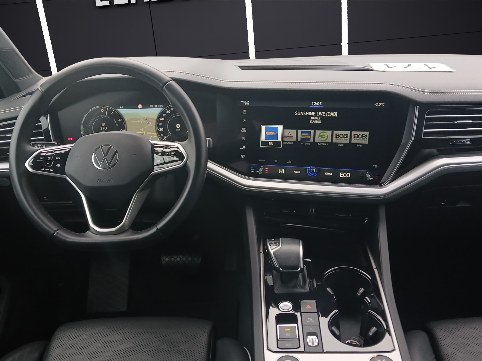 Fahrzeugabbildung Volkswagen Touareg eHybrid Elegance 4M Matrix AHK HUD Pano Leder AID ACC RFK SH 21