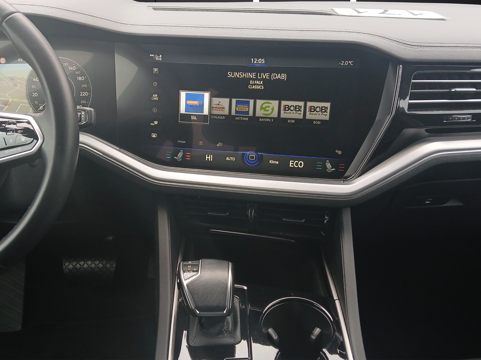 Fahrzeugabbildung Volkswagen Touareg eHybrid Elegance 4M Matrix AHK HUD Pano Leder AID ACC RFK SH 21