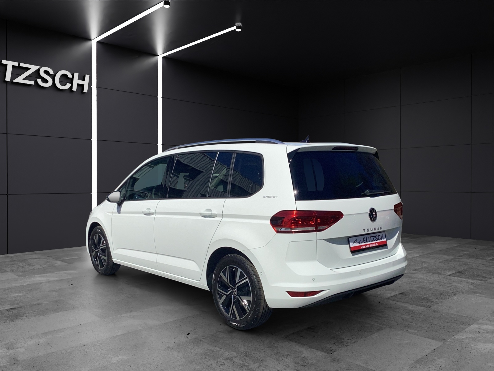 Fahrzeugabbildung Volkswagen Touran TSI Comfortline DSG LED AHK Navi AID ACC RFK SH