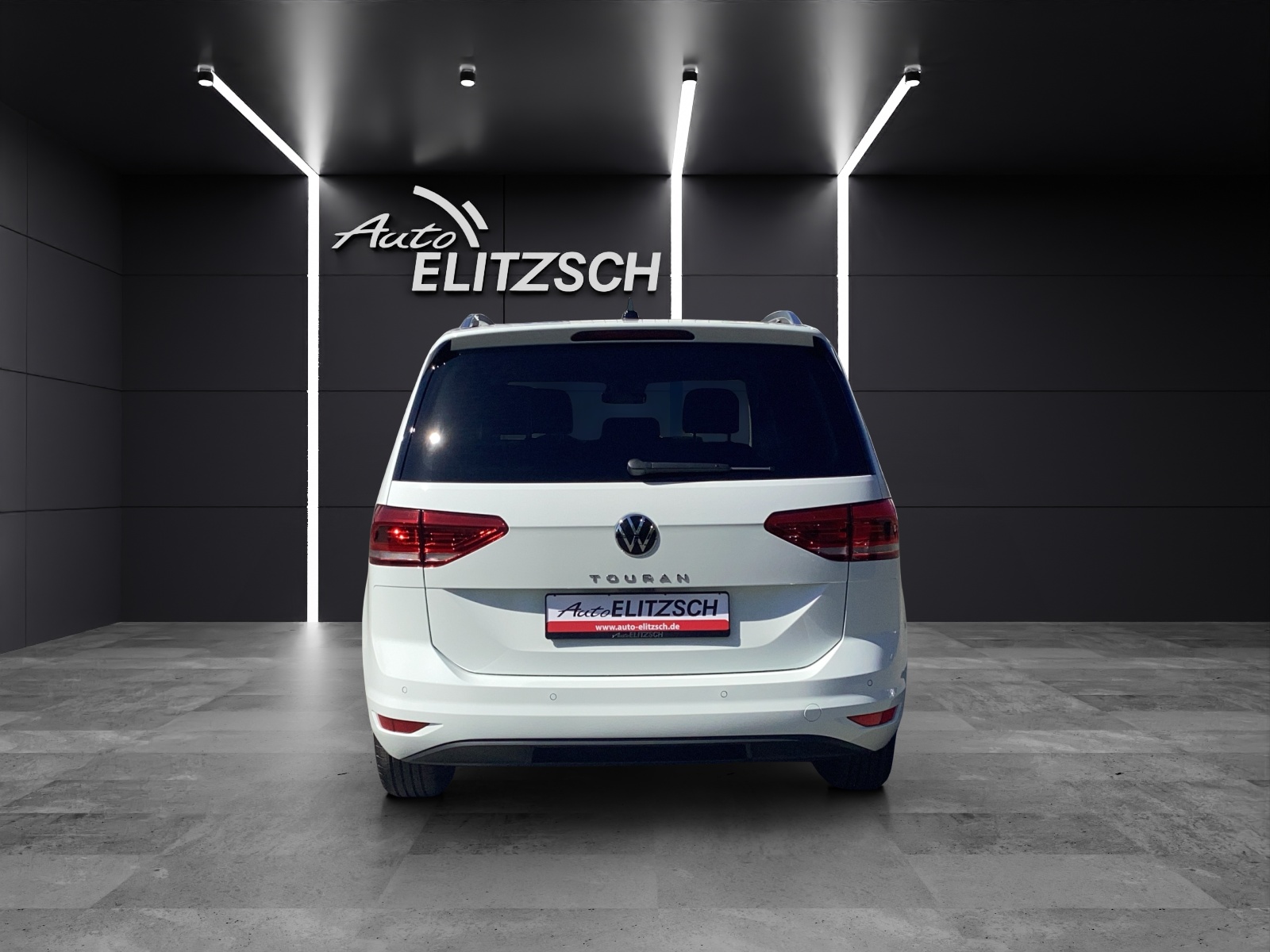 Fahrzeugabbildung Volkswagen Touran TSI Comfortline DSG LED AHK Navi AID ACC RFK SH