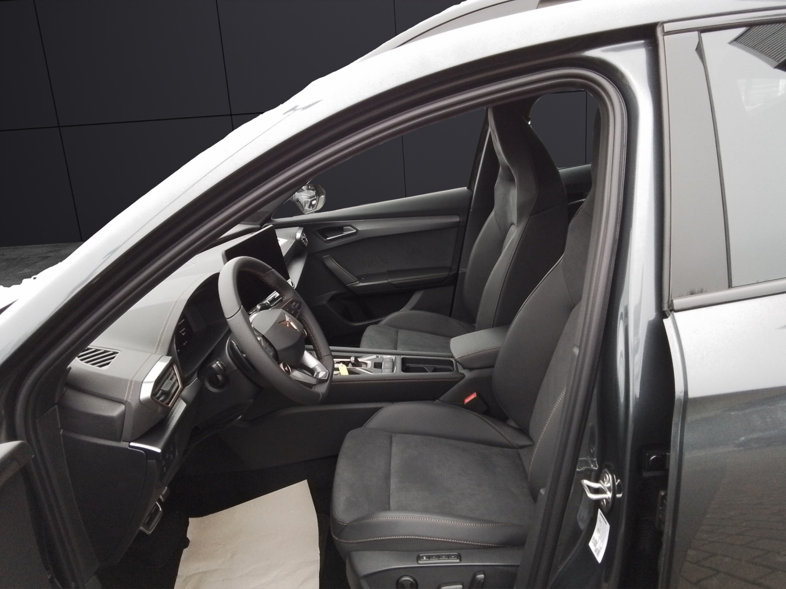 Fahrzeugabbildung CUPRA Formentor VZ 1.5 TSI e-Hybrid 200 kW AHK