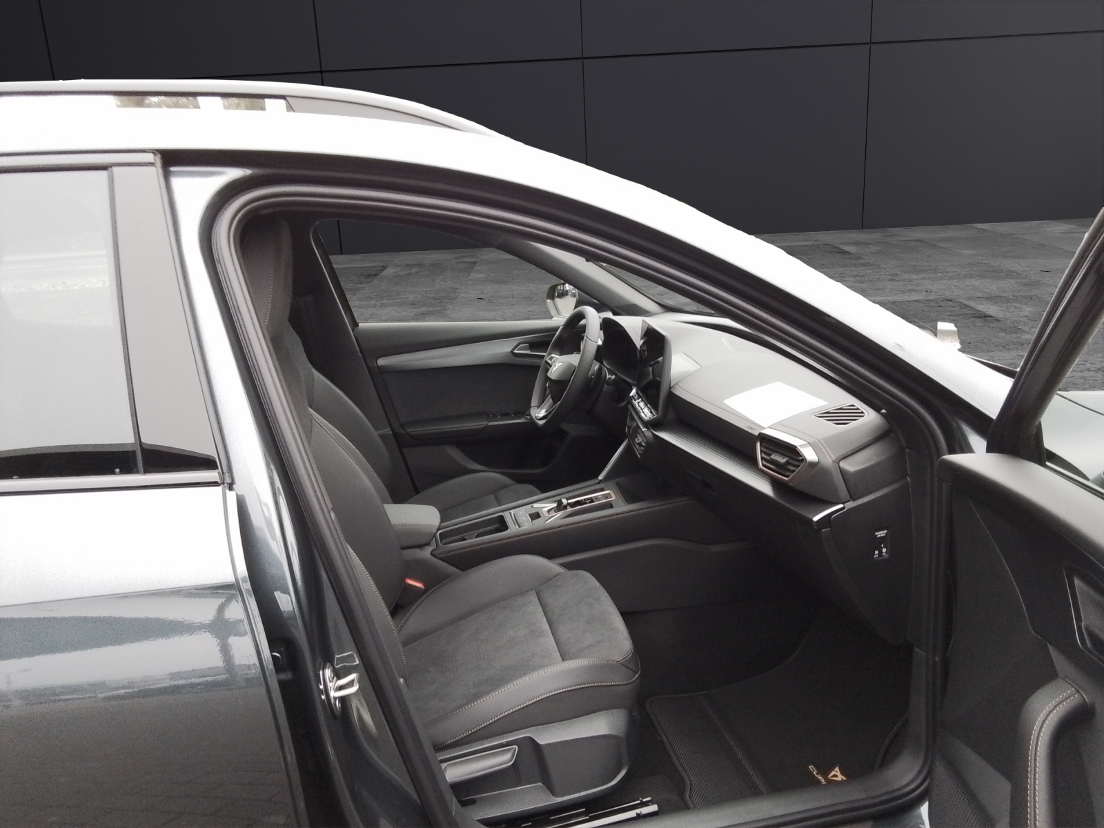 Fahrzeugabbildung CUPRA Formentor VZ 1.5 TSI e-Hybrid 200 kW AHK