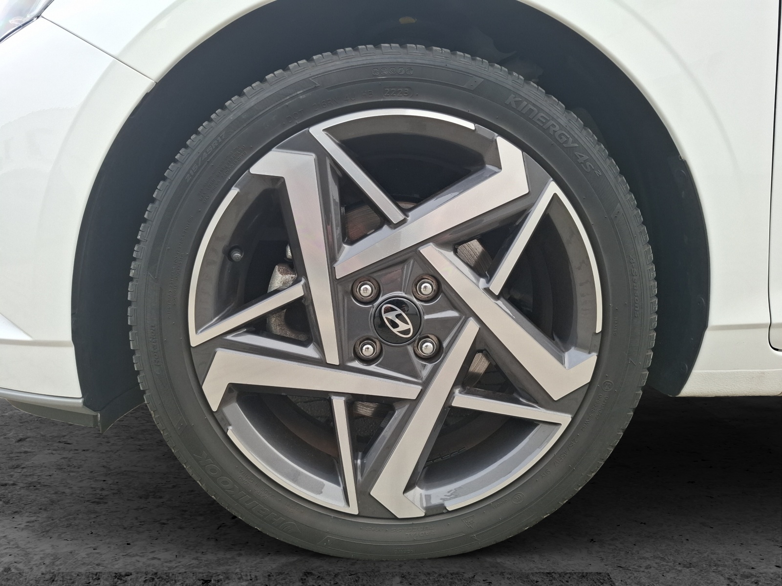 Fahrzeugabbildung Hyundai i20 1.0 TGDI Prime LED RFK Bose SHZ