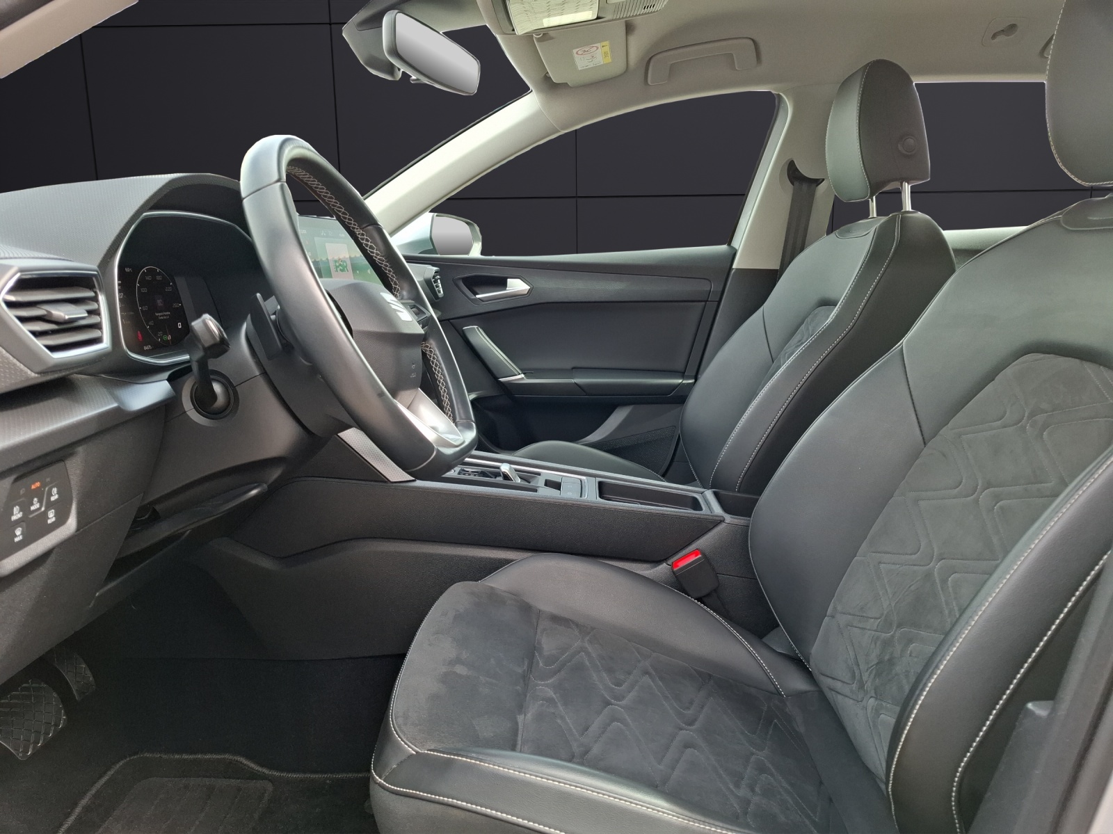 Fahrzeugabbildung SEAT Leon ST TDI Style DSG LED AHK Navi AID GRA PDC SH