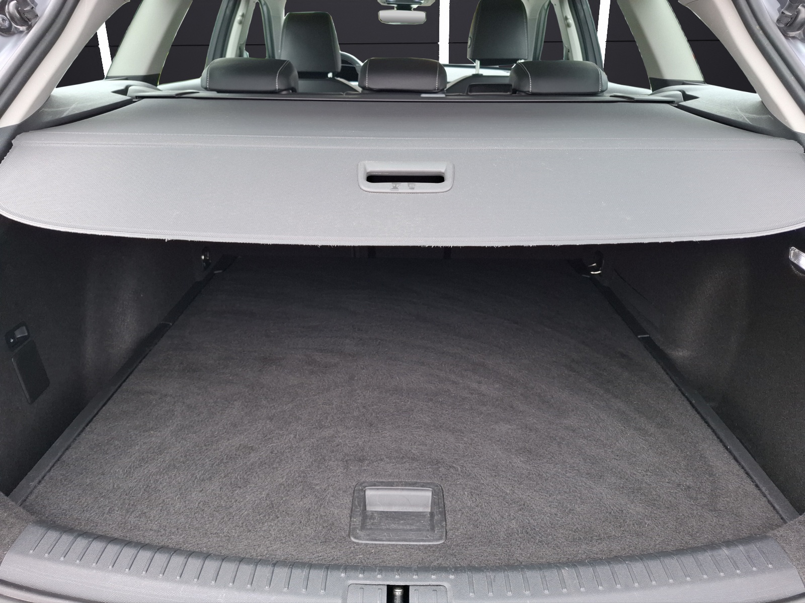 Fahrzeugabbildung SEAT Leon ST TDI Style DSG LED AHK Navi AID GRA PDC SH