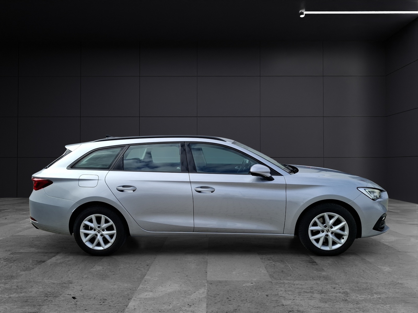 Fahrzeugabbildung SEAT Leon ST TDI Style DSG LED AHK Navi AID GRA PDC SH