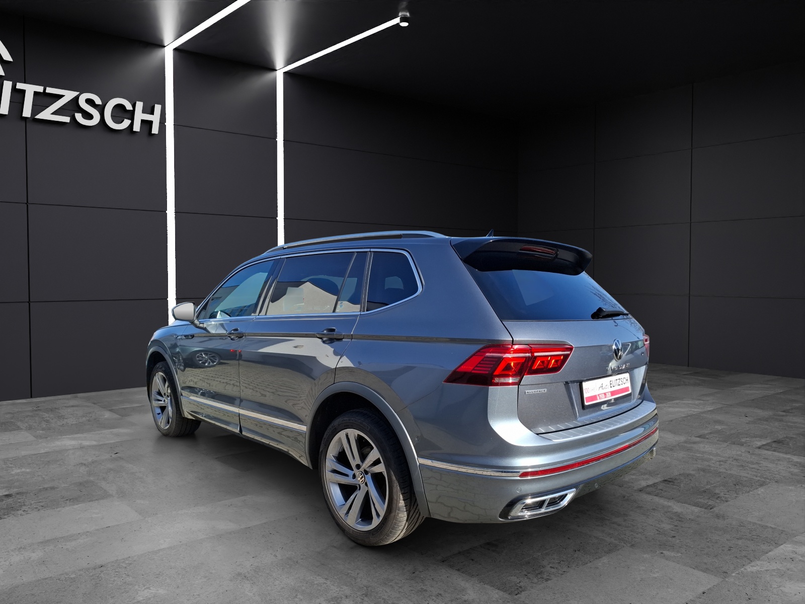 Fahrzeugabbildung Volkswagen Tiguan Allspace TDI R-Line DSG 4M Matrix AHK Navi AID ACC RFK SH 19