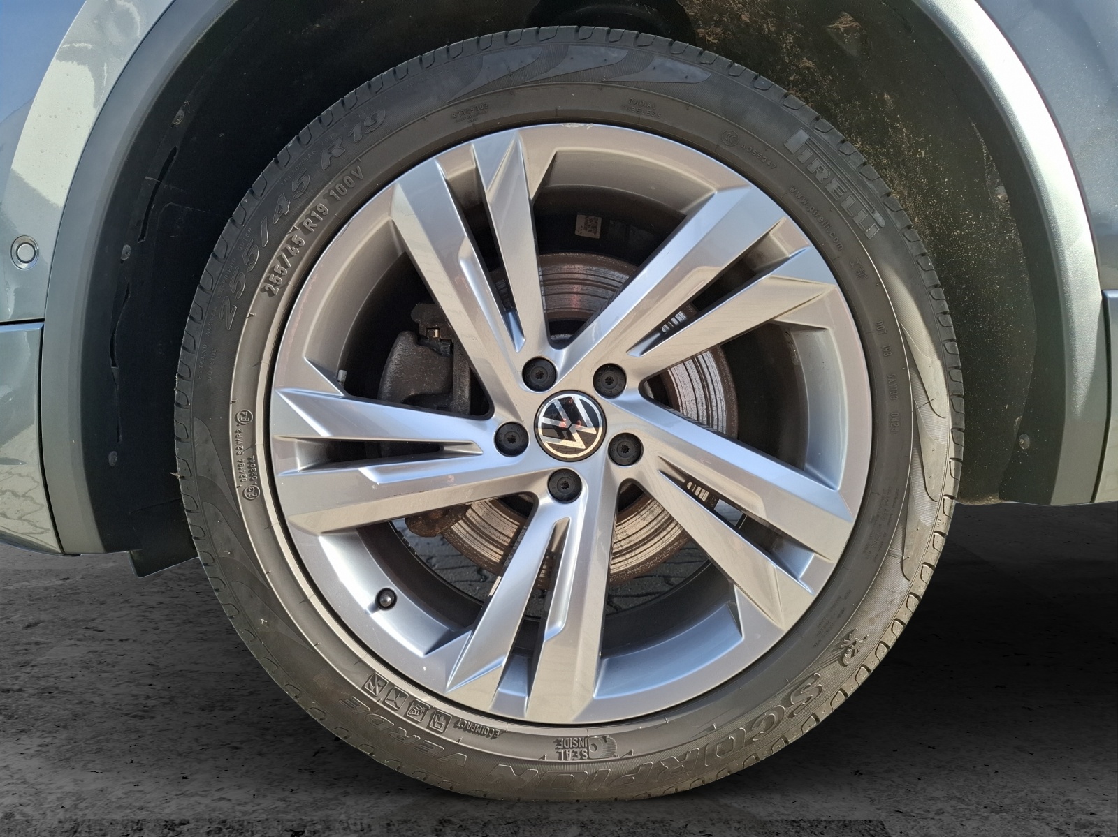 Fahrzeugabbildung Volkswagen Tiguan Allspace TDI R-Line DSG 4M Matrix AHK Navi AID ACC RFK SH 19