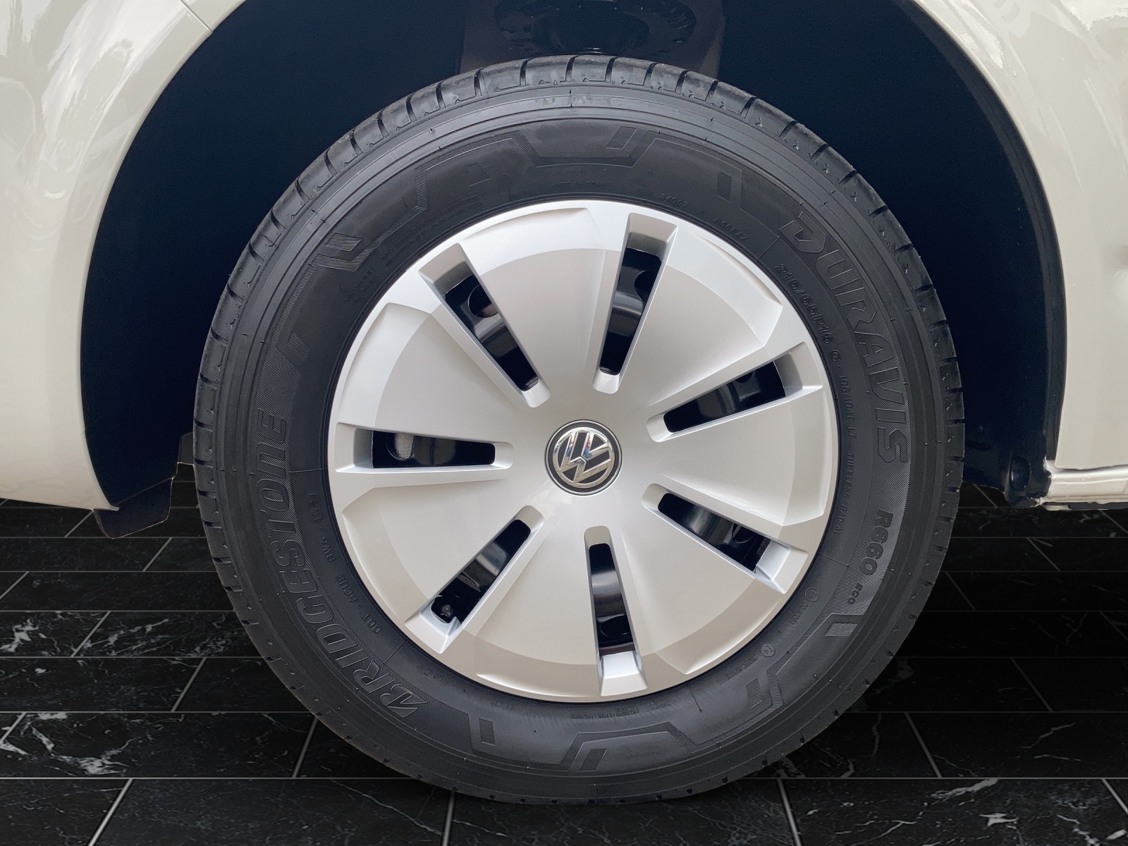 Fahrzeugabbildung Volkswagen T6 Caravelle T6.1 NAVI CLIMATR. SHZ RFK ACC