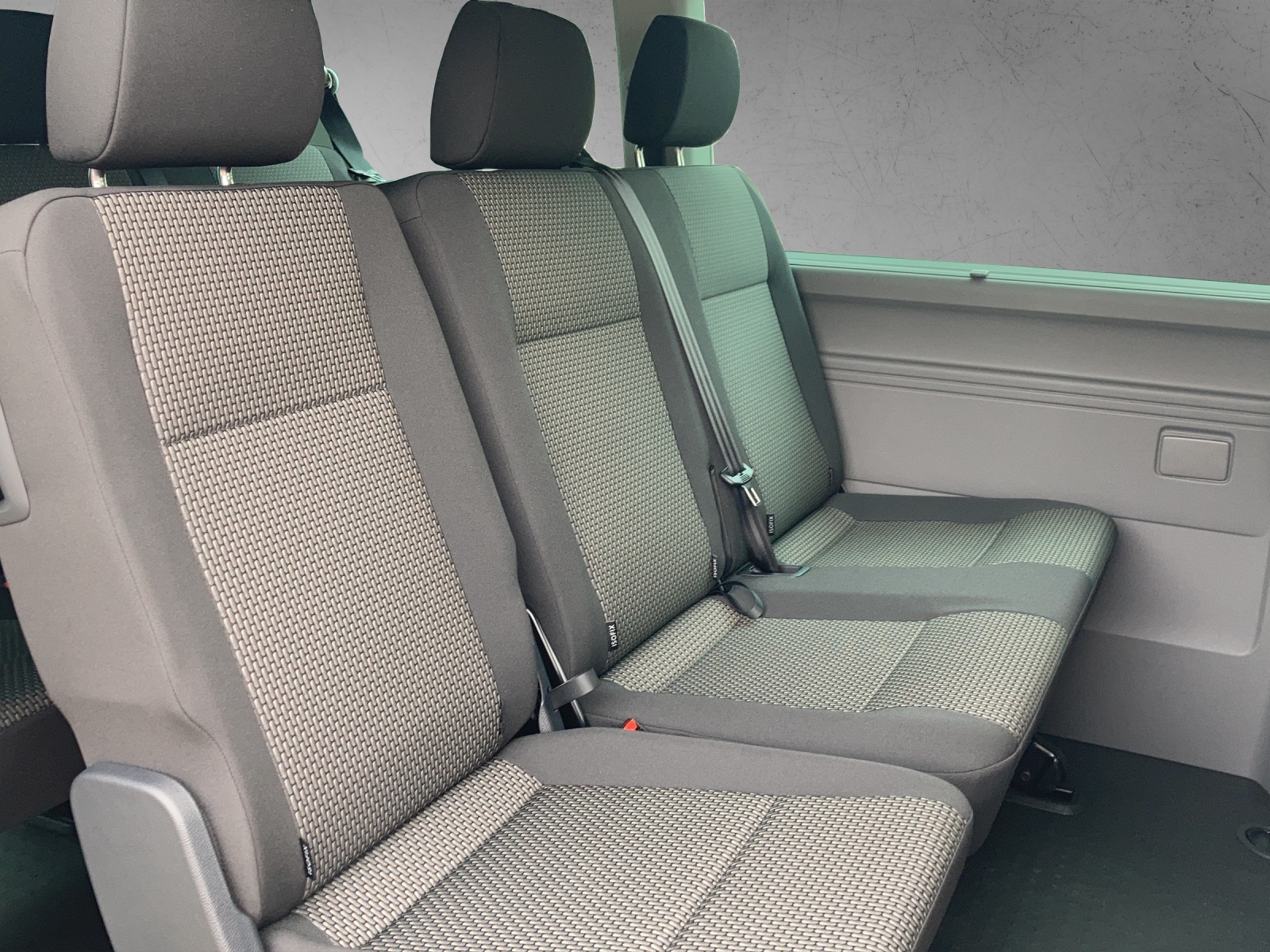 Fahrzeugabbildung Volkswagen T6 Caravelle T6.1 NAVI CLIMATR. SHZ RFK ACC