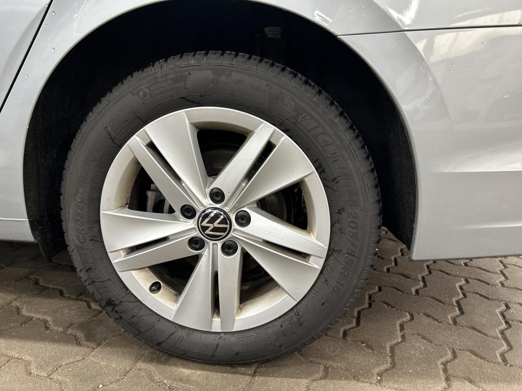 Fahrzeugabbildung Volkswagen Golf VIII Variant TDI Life DSG LED Navi AID HUD ACC RFK SH LM