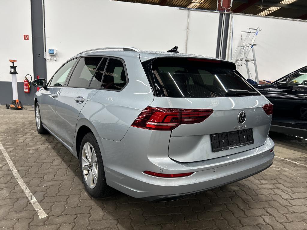 Fahrzeugabbildung Volkswagen Golf VIII Variant TDI Life DSG LED Navi AID HUD ACC RFK SH LM