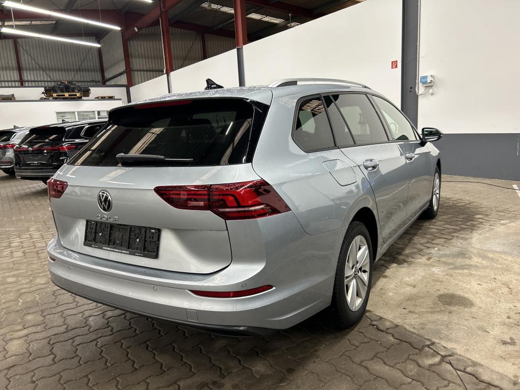 Fahrzeugabbildung Volkswagen Golf VIII Variant TDI Life DSG LED Navi AID HUD ACC RFK SH LM