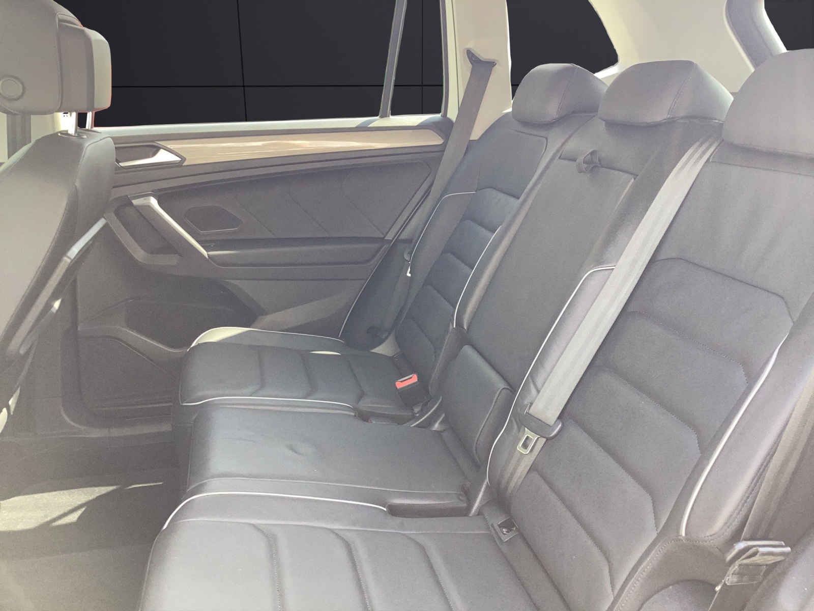 Fahrzeugabbildung Volkswagen Tiguan Allspace TDI DSG Standhzg Leder 360° Kamera LED Navi AID ACC