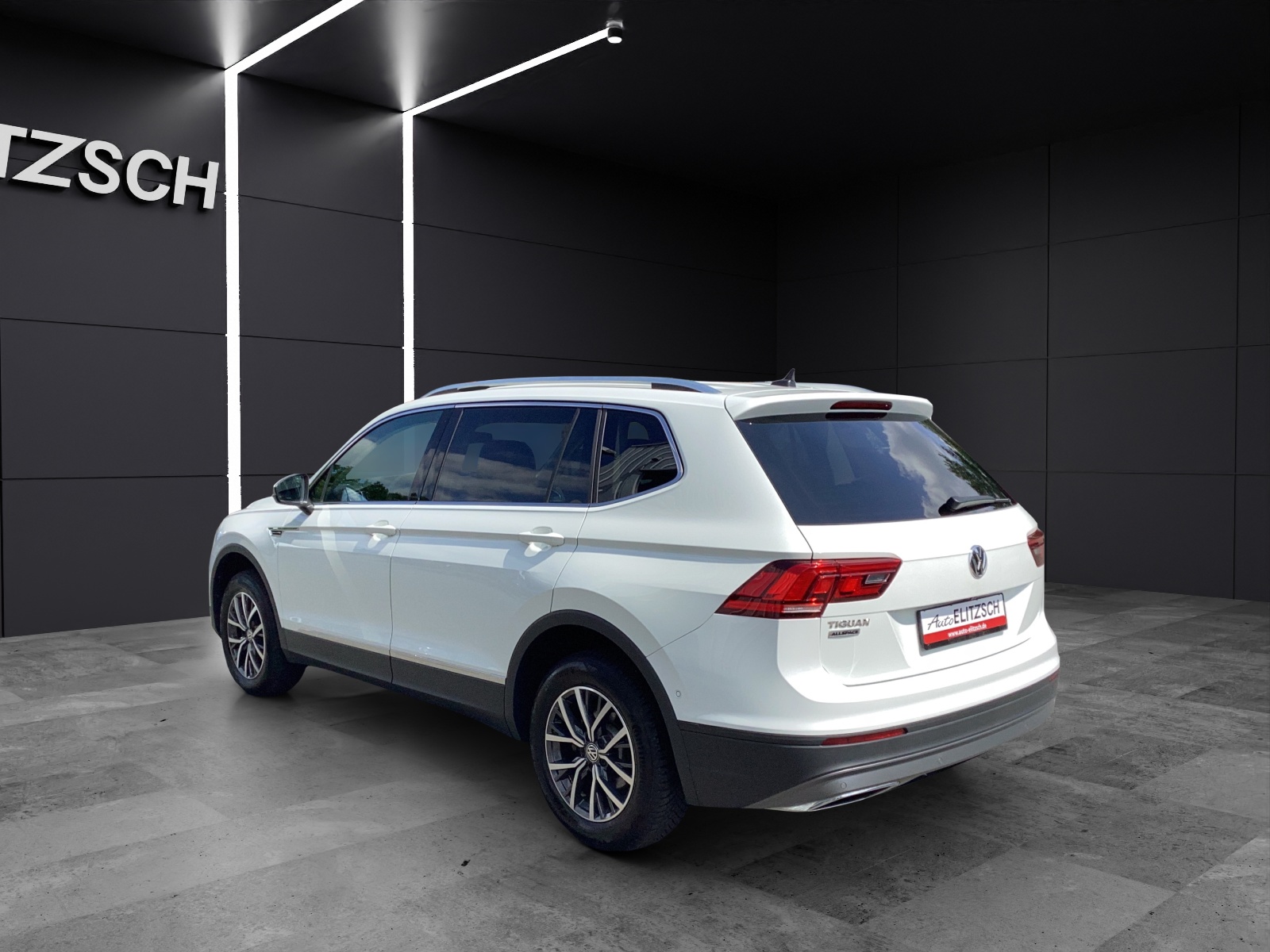 Fahrzeugabbildung Volkswagen Tiguan Allspace TDI DSG Standhzg Leder 360° Kamera LED Navi AID ACC