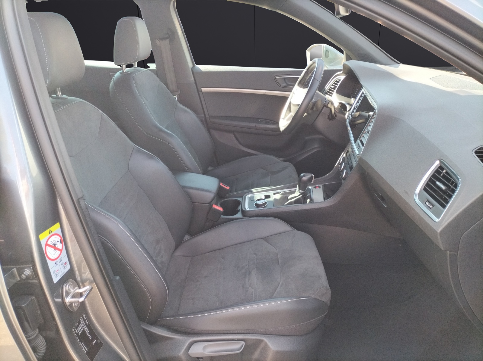 Fahrzeugabbildung SEAT Ateca TSI Xperience DSG 4Drive LED Navi AID ACC RFK SH