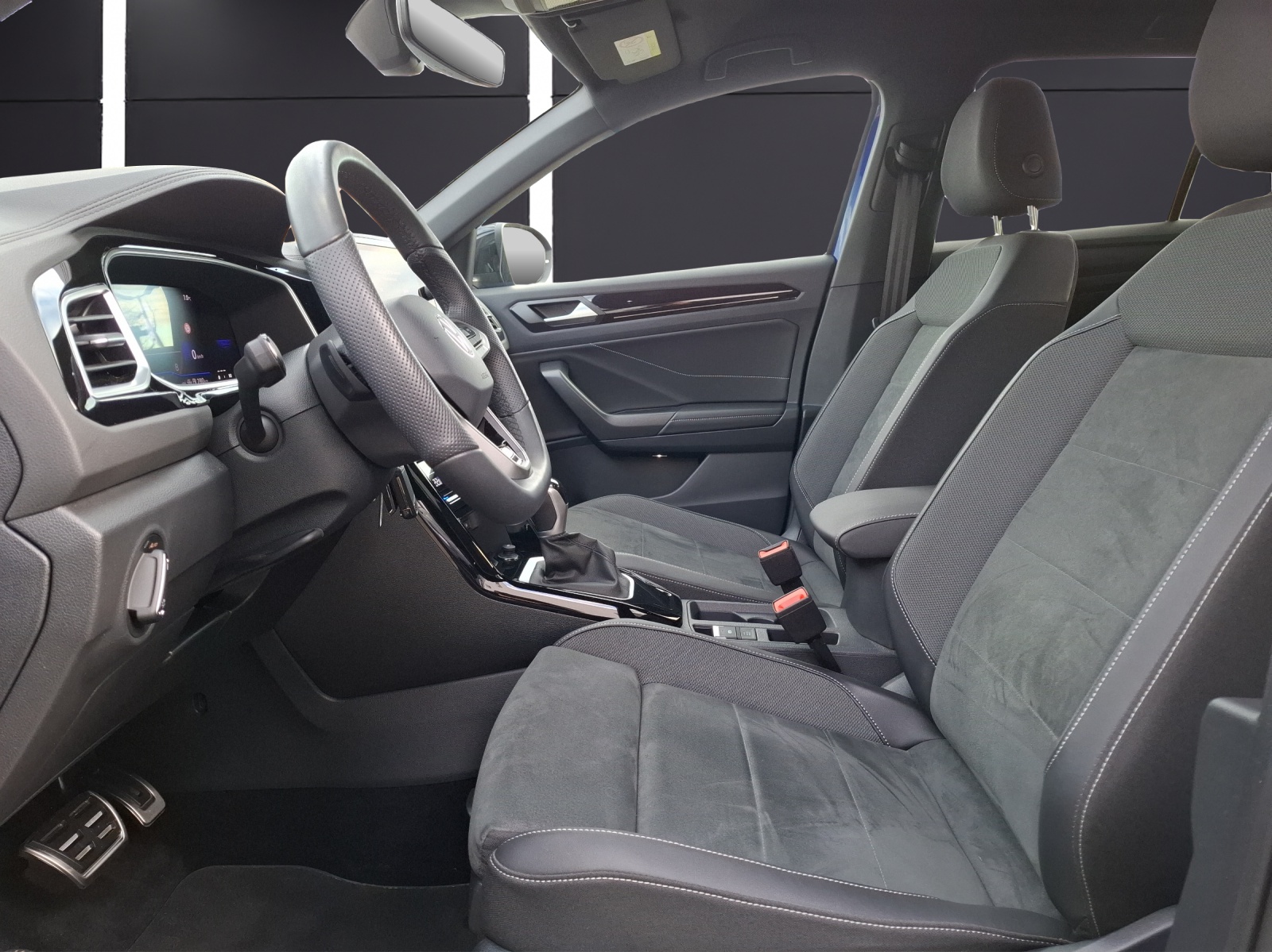 Fahrzeugabbildung Volkswagen T-Roc TSI R-Line DSG Standhzg LEDplus Navi AID ACC RFK SH