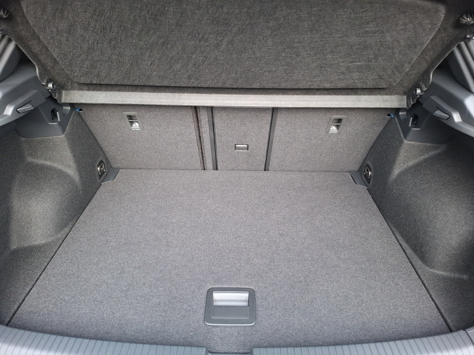 Fahrzeugabbildung Volkswagen T-Roc TSI R-Line DSG Standhzg LEDplus Navi AID ACC RFK SH