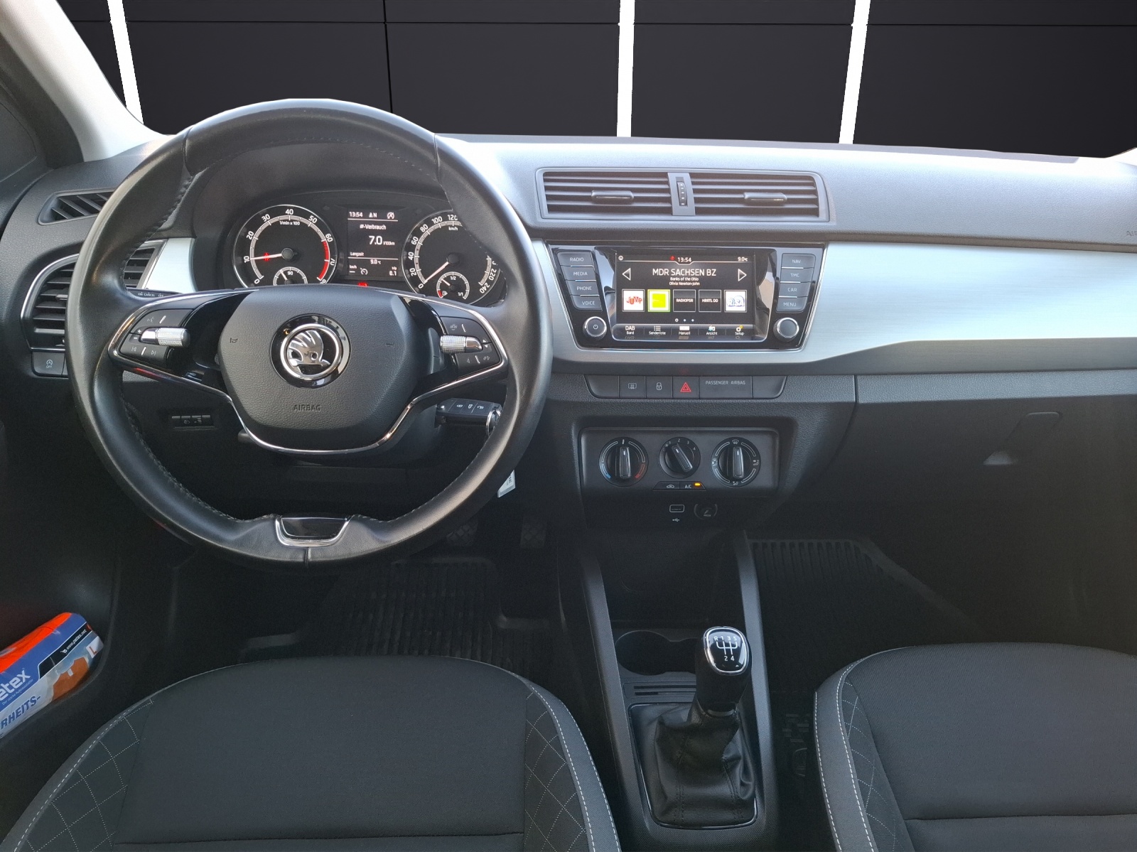 Fahrzeugabbildung SKODA Fabia 1.0 TSI TSI Ambition NAVI SHZ APP GRA