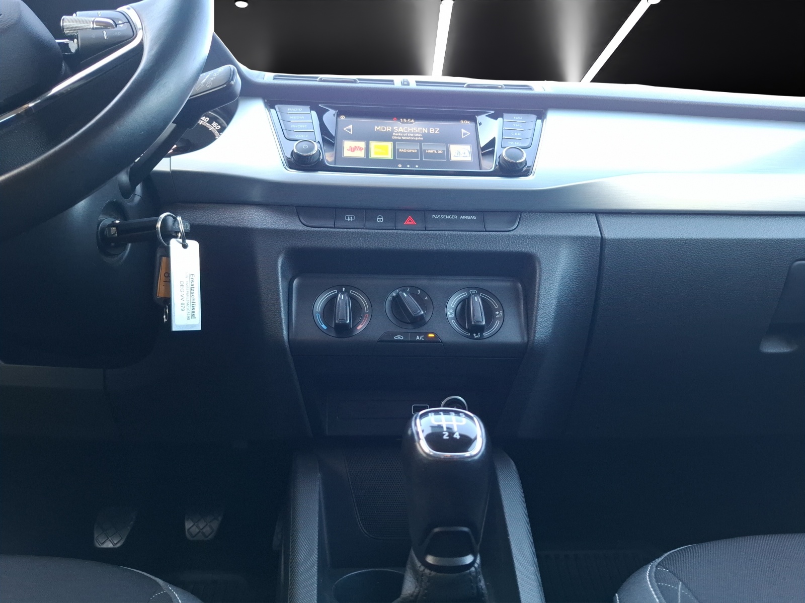 Fahrzeugabbildung SKODA Fabia 1.0 TSI TSI Ambition NAVI SHZ APP GRA