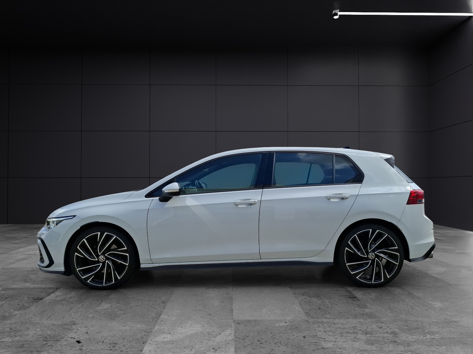 Fahrzeugabbildung Volkswagen Golf VIII GTD LEDplus Navi AID ACC PDC SH 19