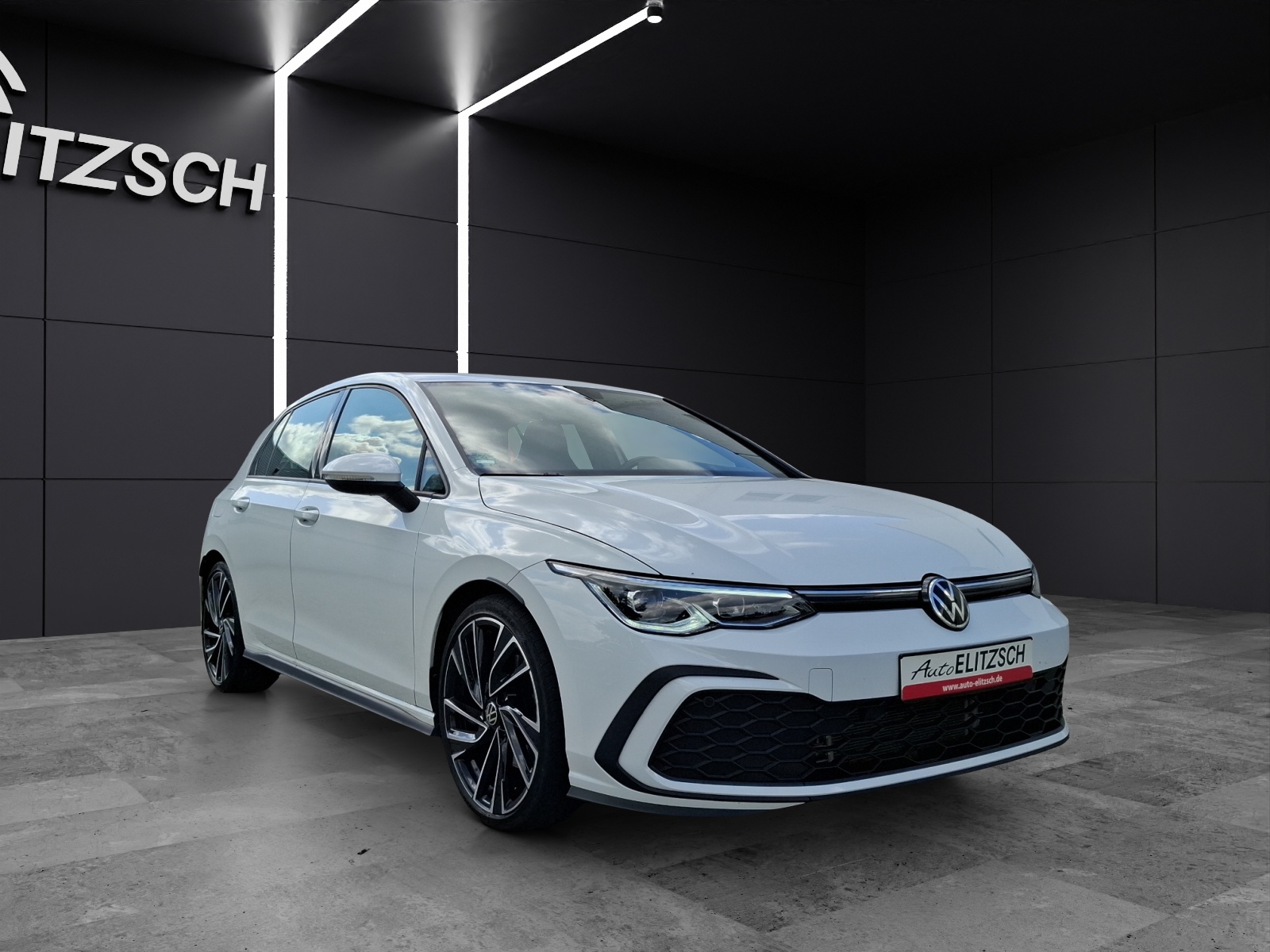 Fahrzeugabbildung Volkswagen Golf VIII GTD LEDplus Navi AID ACC PDC SH 19