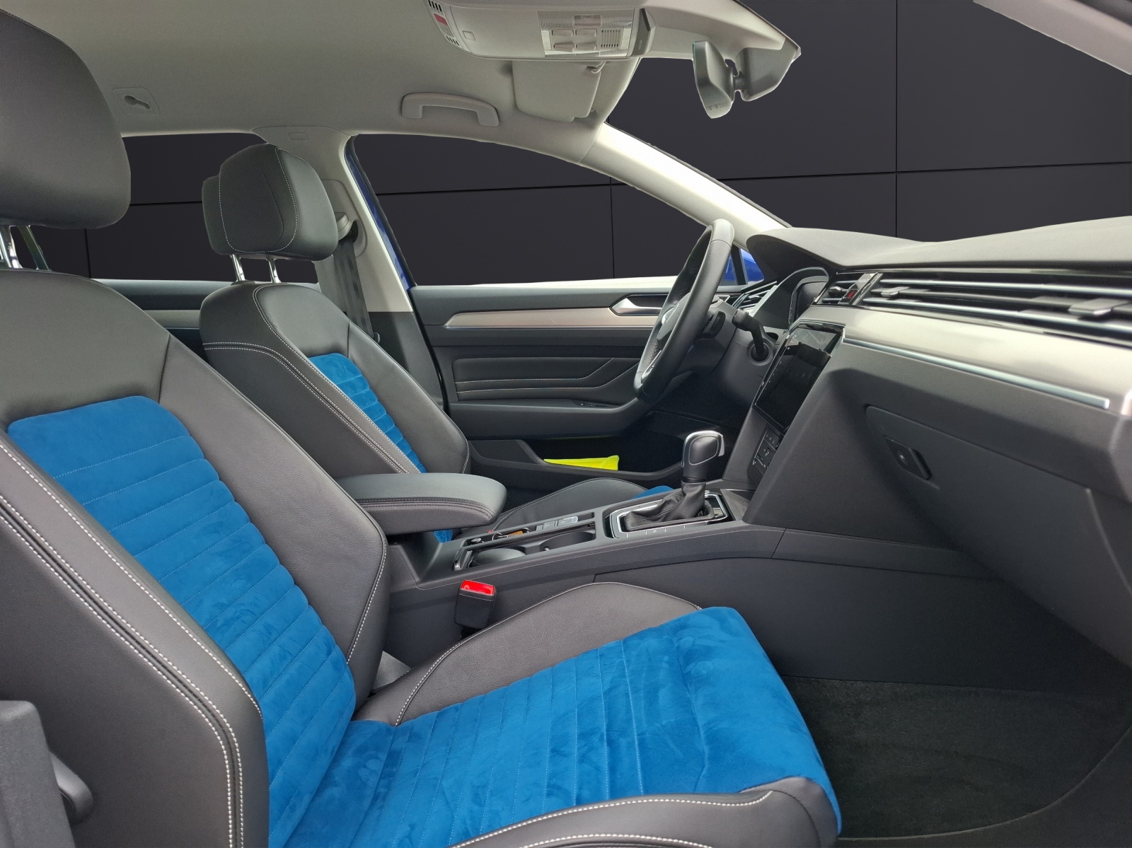 Fahrzeugabbildung Volkswagen Passat Variant TDI R-Line Elegance DSG Matrix AHK Navi AID ACC RFK