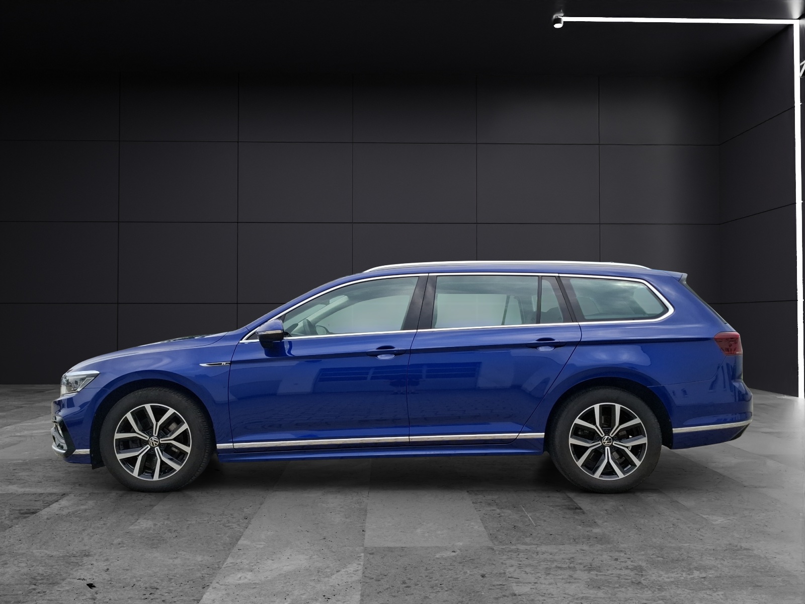 Fahrzeugabbildung Volkswagen Passat Variant TDI R-Line Elegance DSG Matrix AHK Navi AID ACC RFK