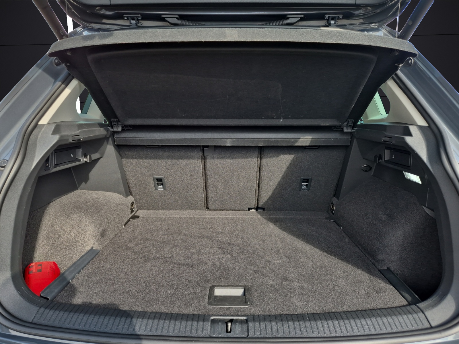 Fahrzeugabbildung Volkswagen Tiguan TDI Life DSG LED Navi AHK ACC Park-Assist SH LM