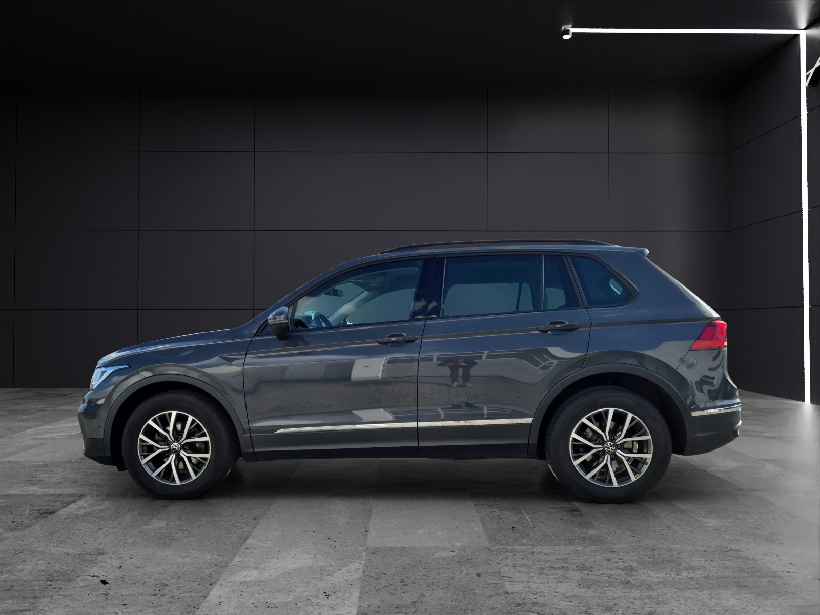 Fahrzeugabbildung Volkswagen Tiguan TDI Life DSG LED Navi AHK ACC Park-Assist SH LM