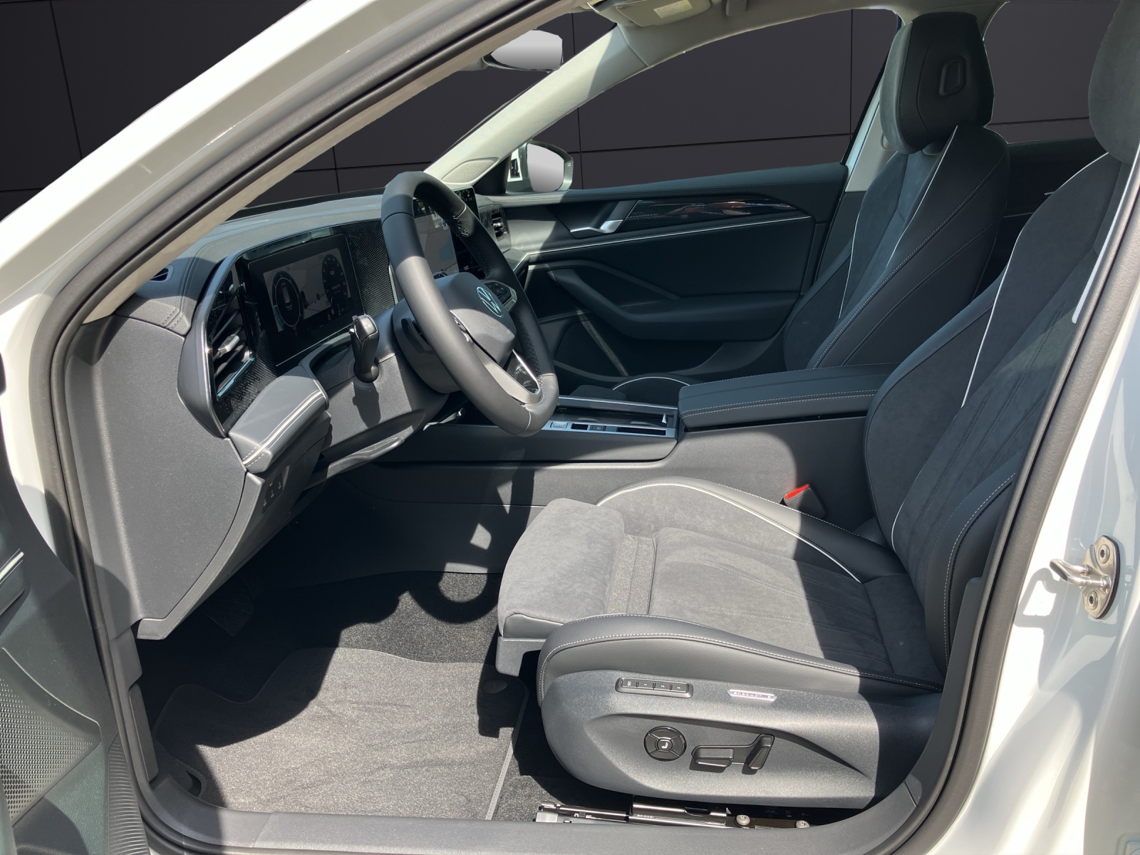 Fahrzeugabbildung Volkswagen Passat TDI Business IQ-LED DCC AHZV Business-Premium
