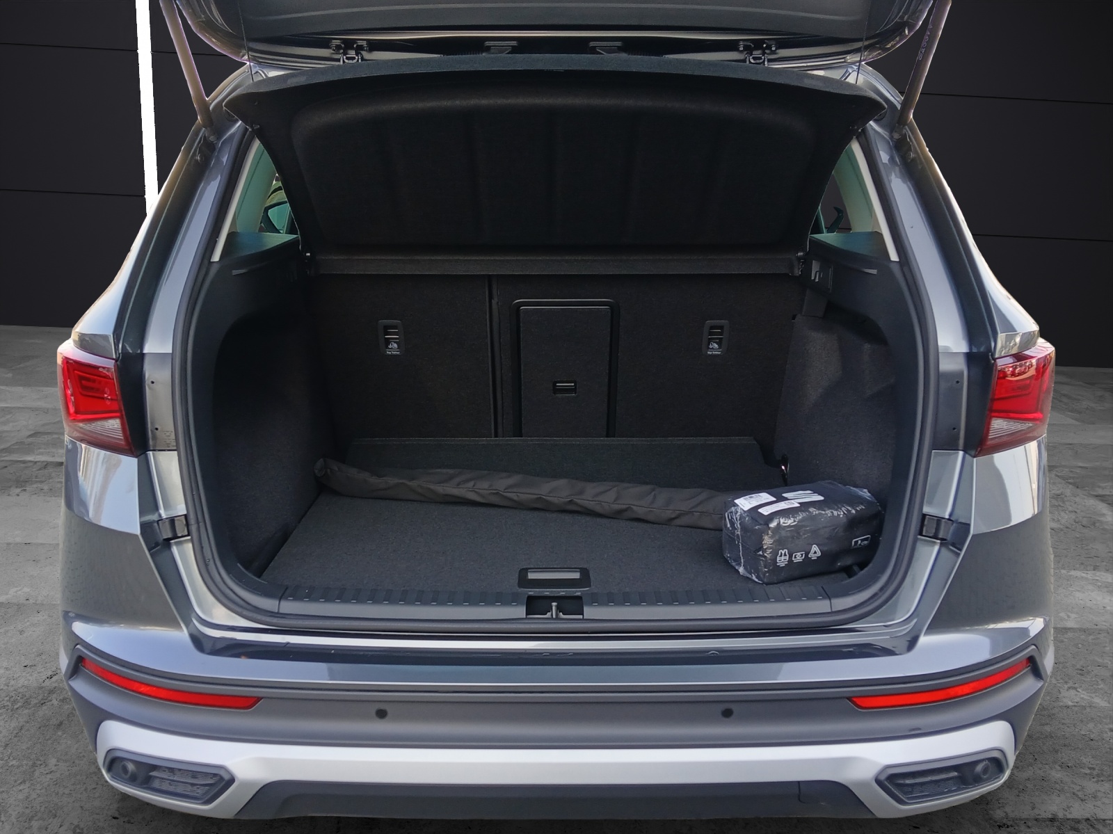 Fahrzeugabbildung SEAT Ateca Style 1.5 TSI DSG Kessy LED