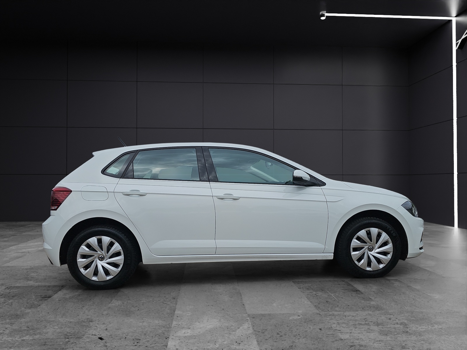 Fahrzeugabbildung Volkswagen Polo Comfortline SHZ PDC DAB+ WeConnect Klima