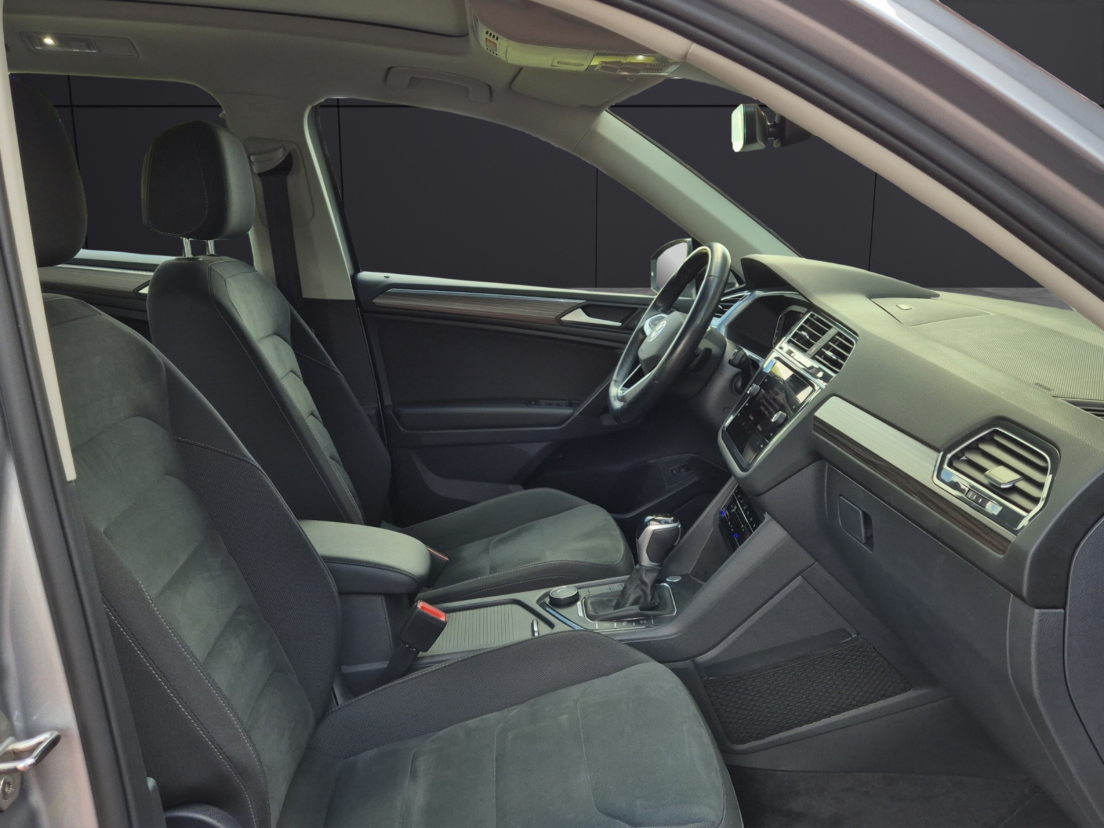 Fahrzeugabbildung Volkswagen Tiguan Allspace TSI Elegance DSG 4M Matrix Navi AID HUD Pano ACC RFK SH 19