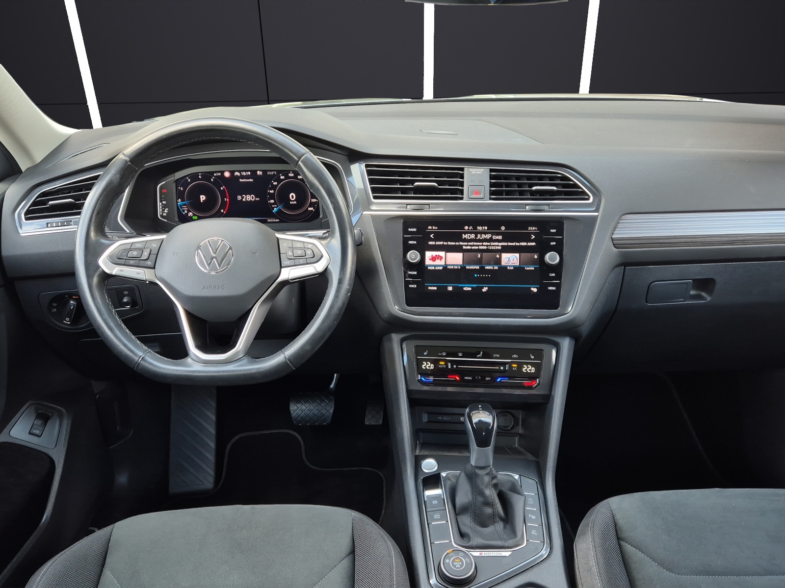 Fahrzeugabbildung Volkswagen Tiguan Allspace TSI Elegance DSG 4M Matrix Navi AID HUD Pano ACC RFK SH 19