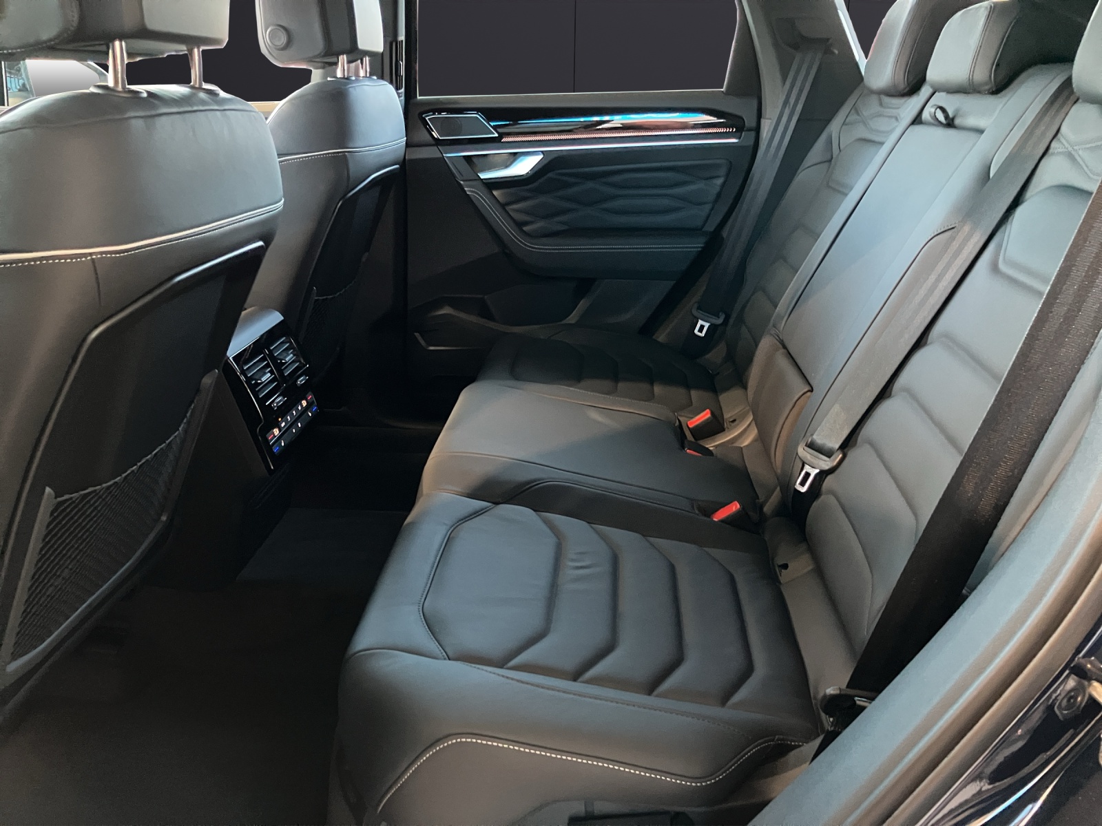 Fahrzeugabbildung Volkswagen Touareg R-Line Final Edition AHZV STANDH. DYNAUDIO