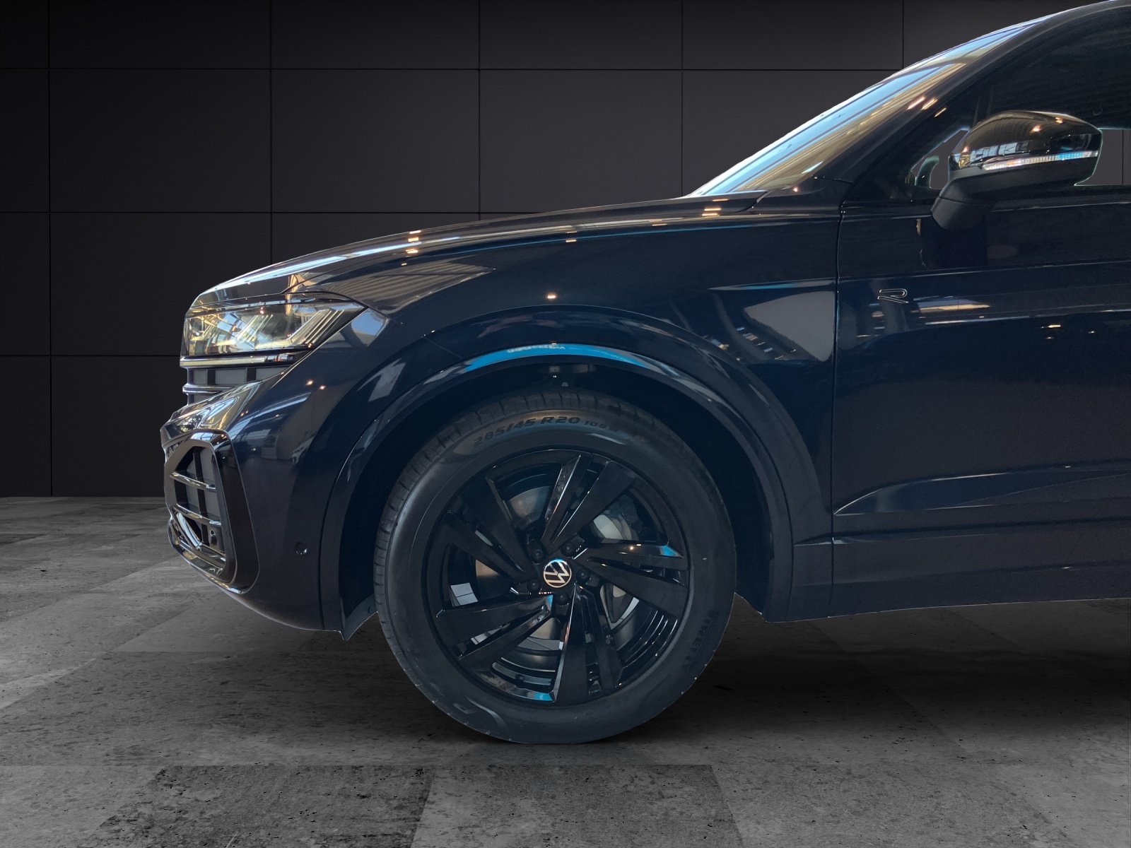 Fahrzeugabbildung Volkswagen Touareg R-Line Final Edition AHZV STANDH. DYNAUDIO