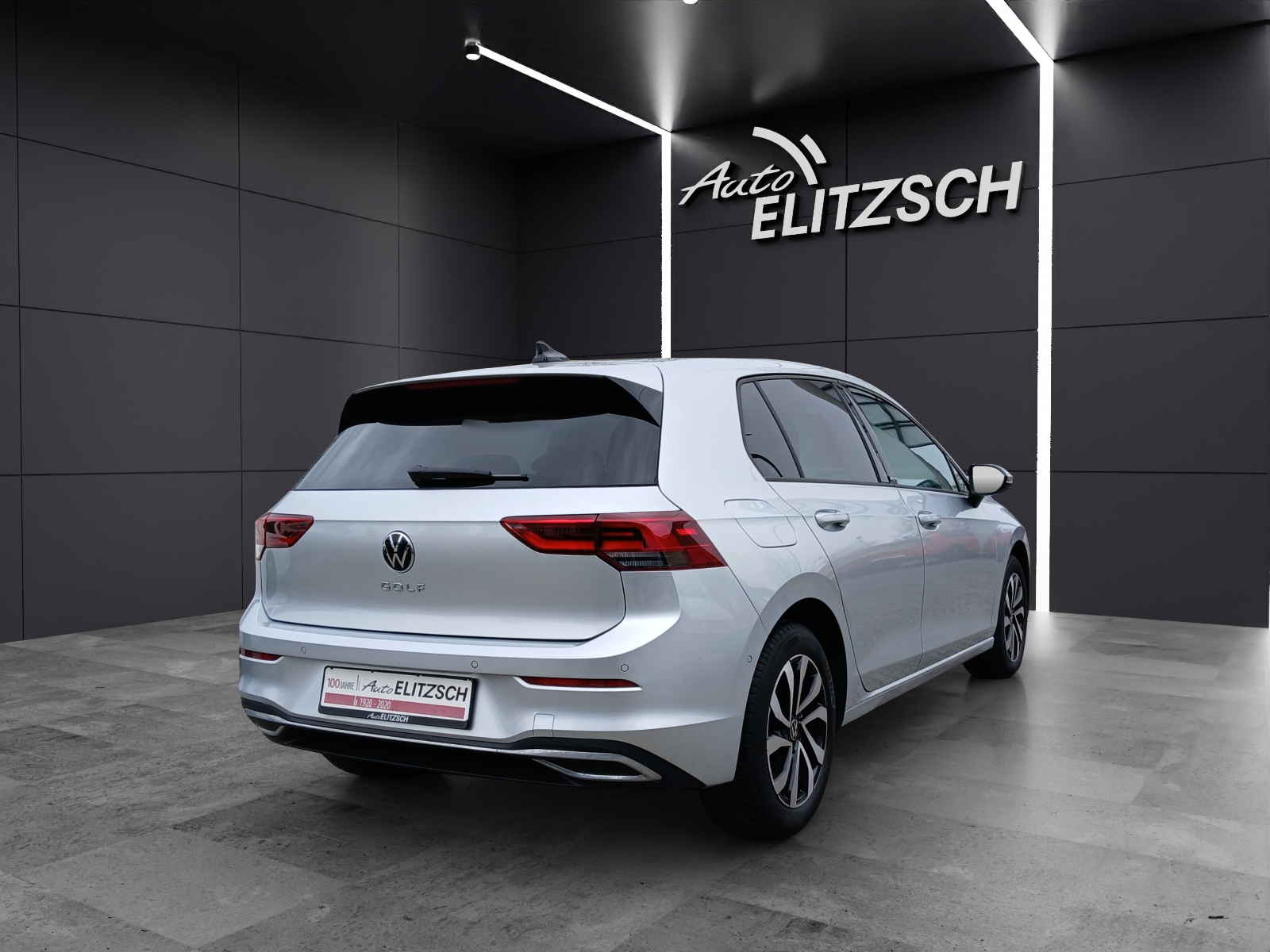 Fahrzeugabbildung Volkswagen Golf VIII TSI Active Standhzg. LEDplus Navi AID HUD ACC RFK SH