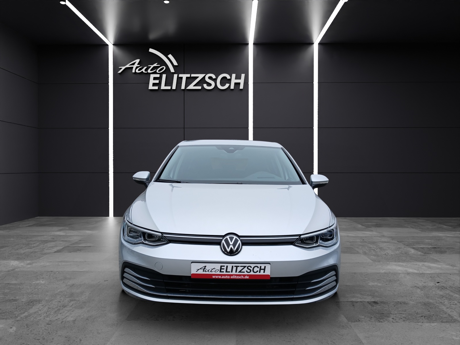 Fahrzeugabbildung Volkswagen Golf VIII TSI Active Standhzg. LEDplus Navi AID HUD ACC RFK SH