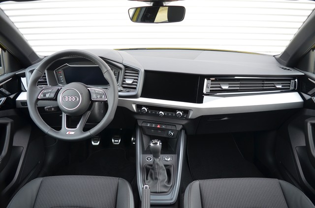 Fahrzeugabbildung Audi A1 citycarver 30 TFSI S line LED Virtual SHZ PDC S line LED Scheinw. Infotainment Paket