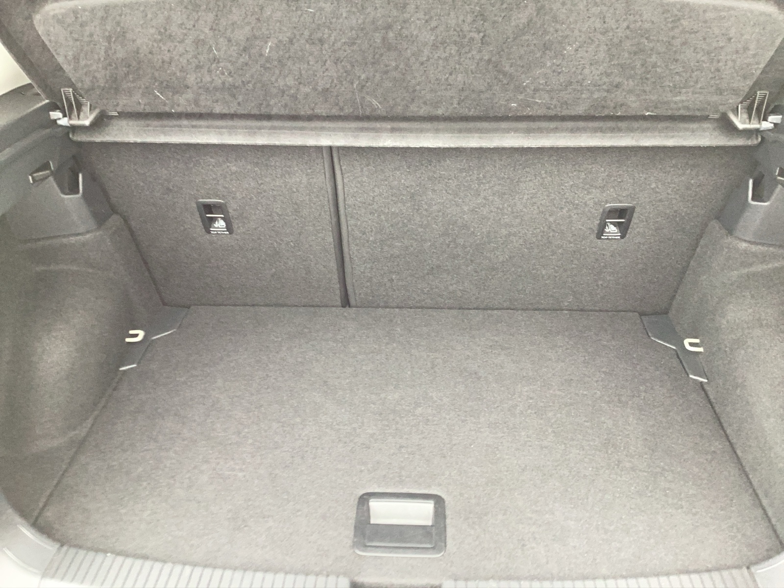 Fahrzeugabbildung Volkswagen T-Cross TSI Style DSG LED AID ACC PDC SH 17