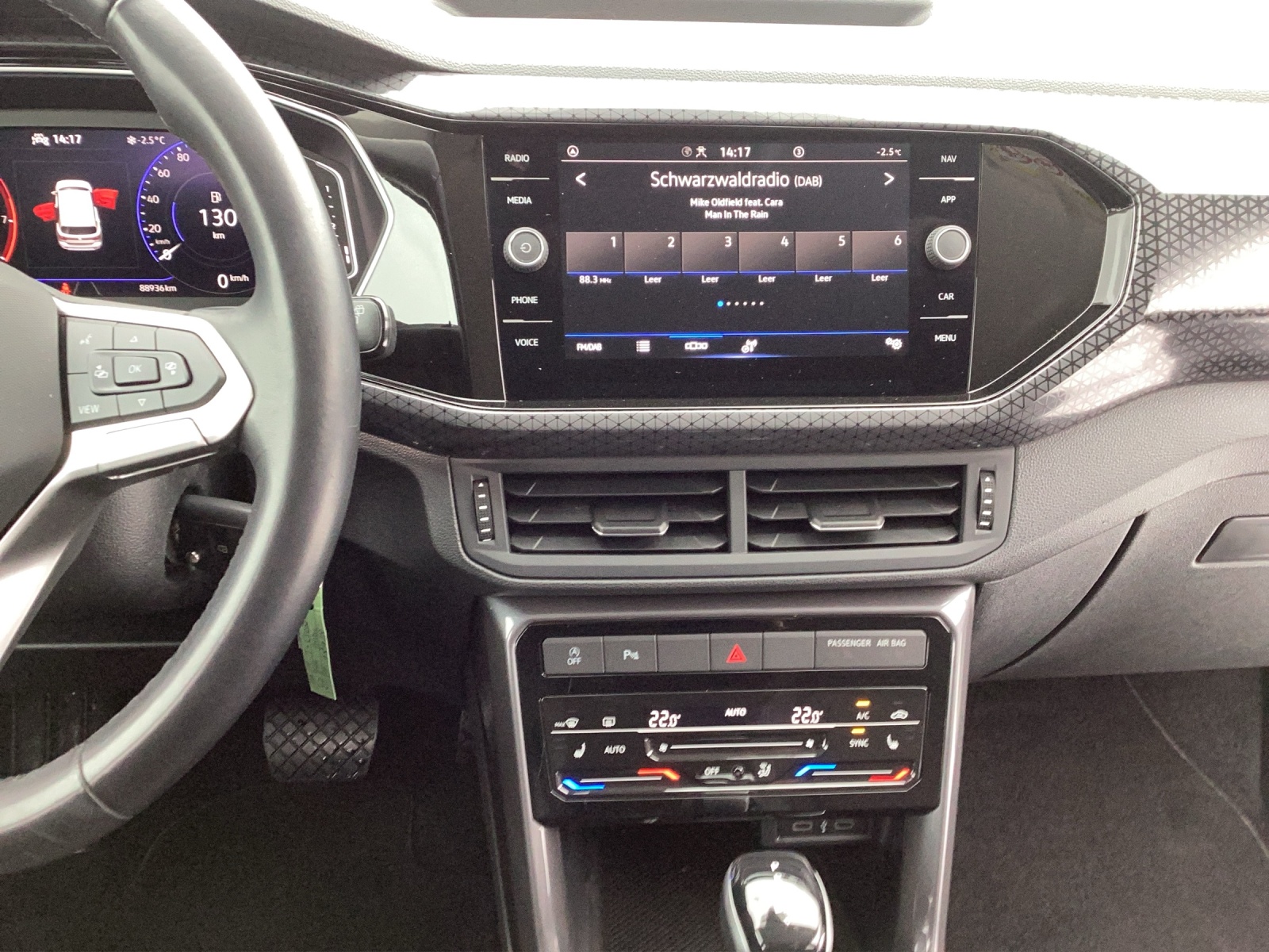 Fahrzeugabbildung Volkswagen T-Cross TSI Style DSG LED AID ACC PDC SH 17