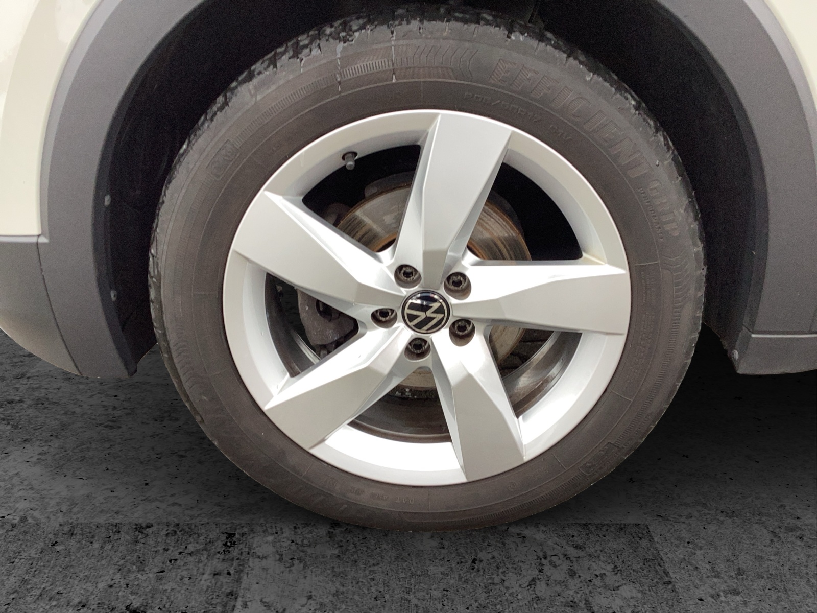 Fahrzeugabbildung Volkswagen T-Cross TSI Style DSG LED AID ACC PDC SH 17