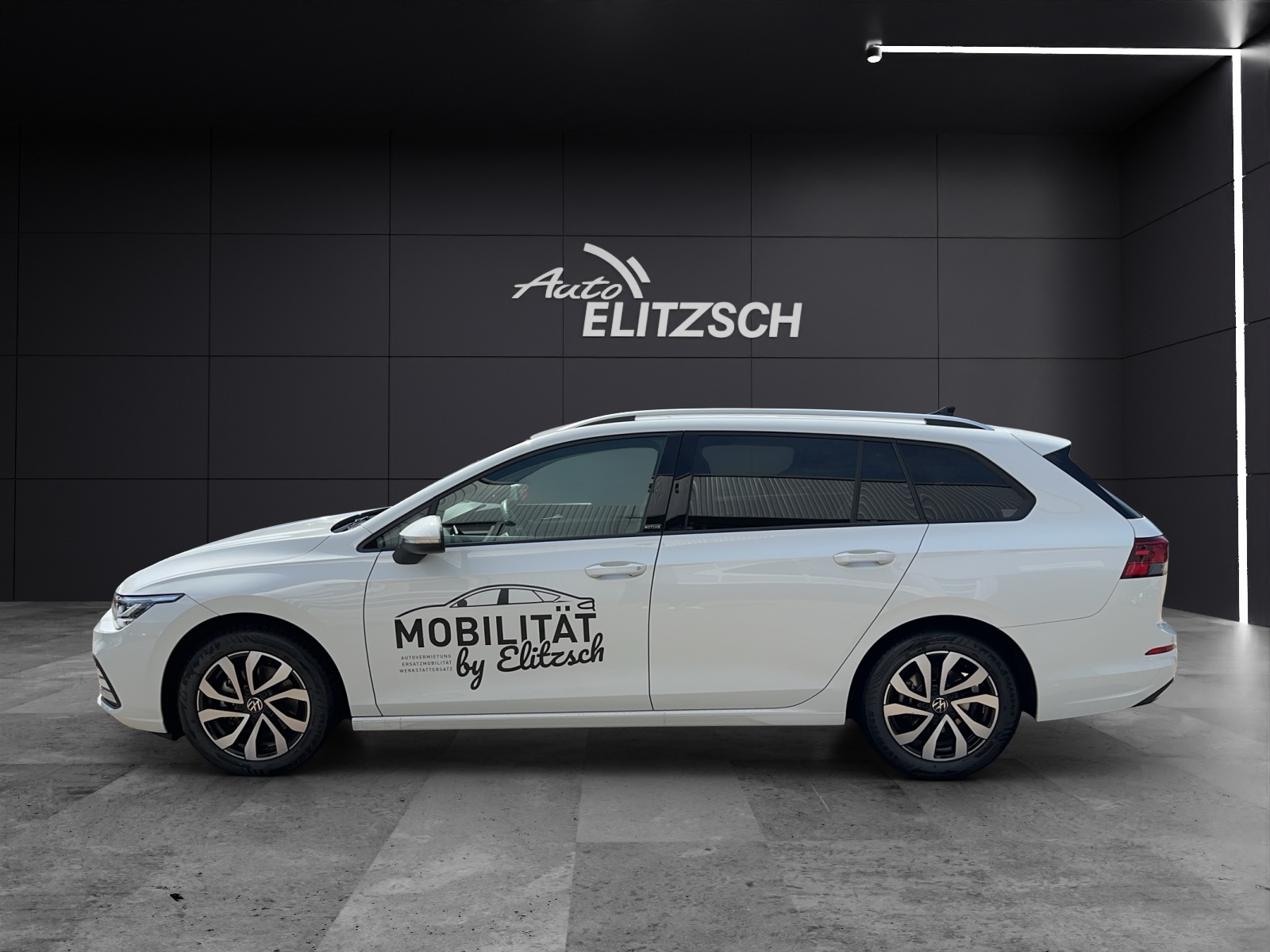 Fahrzeugabbildung Volkswagen Golf VIII Variant eTSI Active DSG DSG NAVI LED AppConnect