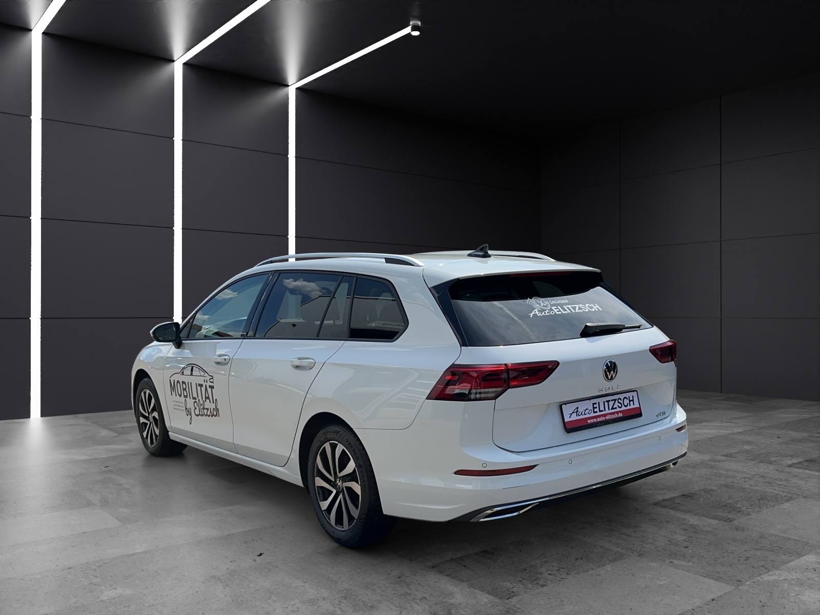 Fahrzeugabbildung Volkswagen Golf VIII Variant eTSI Active DSG DSG NAVI LED AppConnect