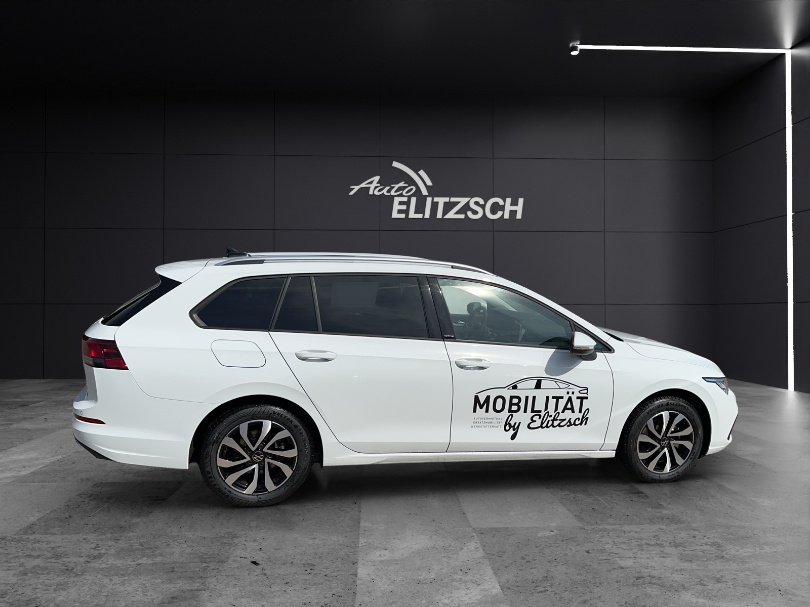 Fahrzeugabbildung Volkswagen Golf VIII Variant eTSI Active DSG DSG NAVI LED AppConnect